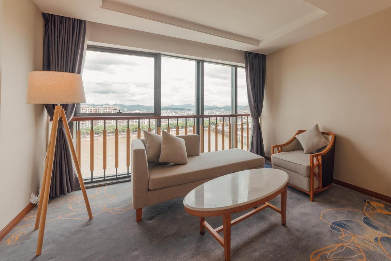 White Swan Guest House Meizhou เหมยโจว ภายนอก รูปภาพ